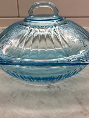 Anchor Hocking 1930’s Mayfair “Open Rose” Ice Blue ROUND COVERED VEGETABLE BOWL